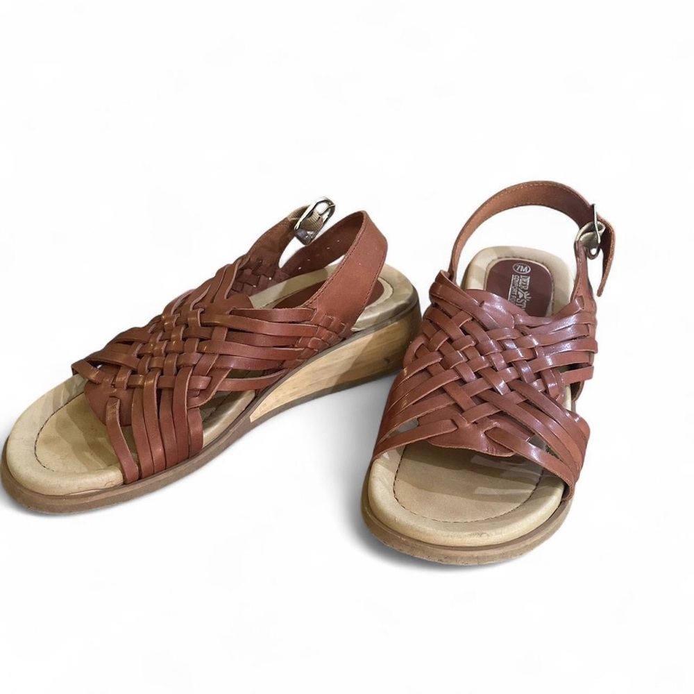 Deer Stags Tan Sandals with Box